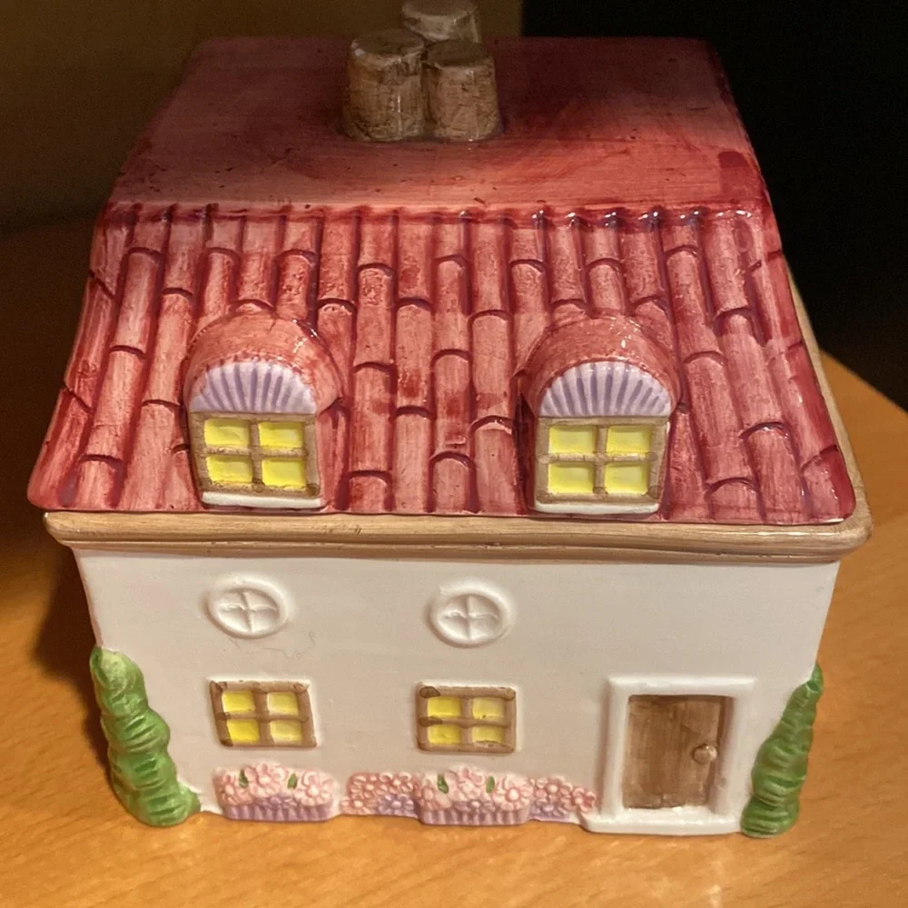 Ceramic Country English Cottage Cookie Jar (Small)